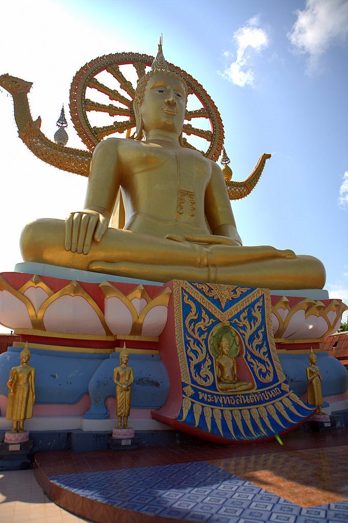 Большой самуйский Будда