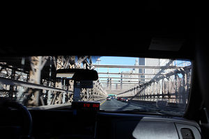 Бруклинский мост из такси