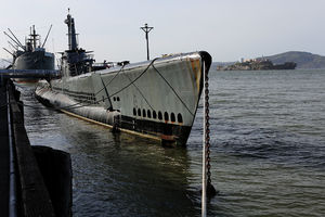 Подводная лодка и Алькатрас