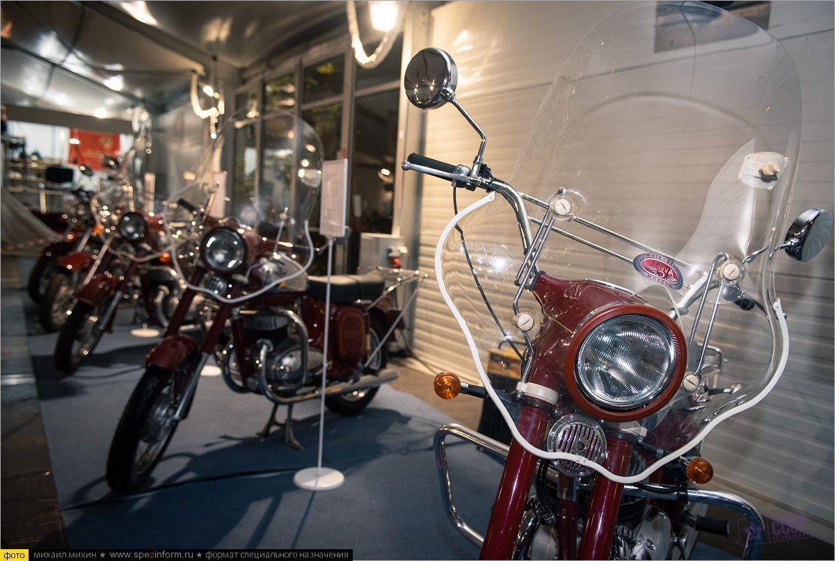 Мото выставка в москве 2024. Музей мотоциклов Ява в Чехии. Выставка ретро мотоциклов. Выставка мопедов. Ява 75 года.